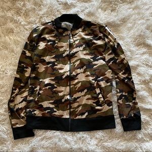 Nice Camo Light Sports Jacket